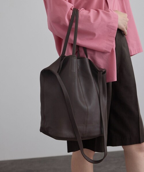 ADAM ET ROPE'(アダムエロペ)の「【J'aDoRe・店舗限定】【Morphee(モルフェ)】3WAY MEDIUM TOTE(トートバッグ・レディース・ダークブラウン・F)」の5枚目の写真