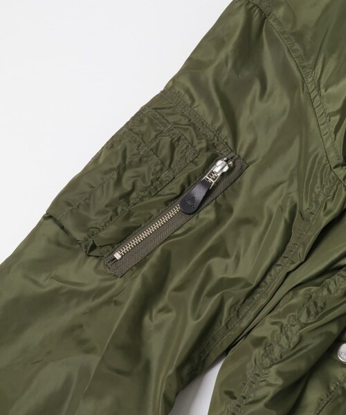 URBAN RESEARCH(アーバンリサーチ)の「phenix ULTRALIGHT MOD MA-1 JACKET(MA-1・メンズ・KHAKI/BLACK・3/4)」の11枚目の写真