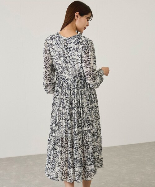 Jayro(ジャイロ)の「ペイント柄シフォンワンピース(ワンピース・レディース・ブラック系/ホワイト系・F)」の16枚目の写真