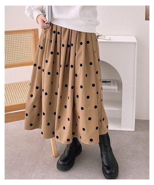 nissen（ニッセン）の「フロッキープリントドット柄ロングスカート（スカート・レディース・ブラック/ベージュ・M/L）」の4枚目の写真