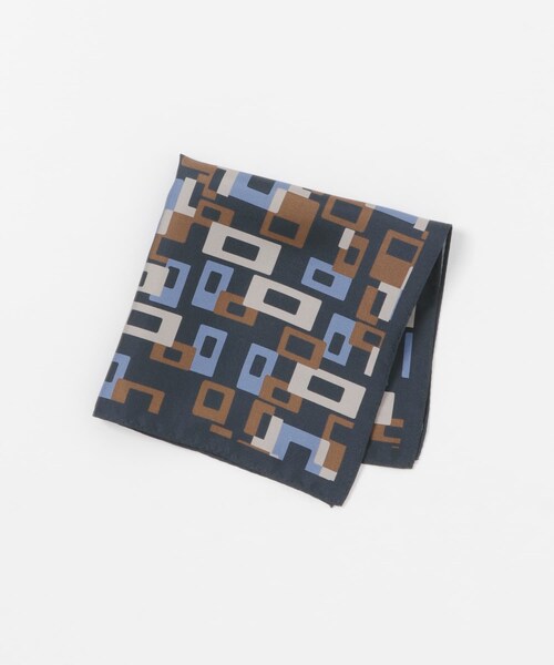 URBAN RESEARCH DOORS（アーバンリサーチドアーズ）の「LIFE STYLE TAILOR　シルクプリントチーフ（ハンカチ/ハンドタオル・メンズ・GRAY/NAVY/BROWN/GREEN・-）」の2枚目の写真