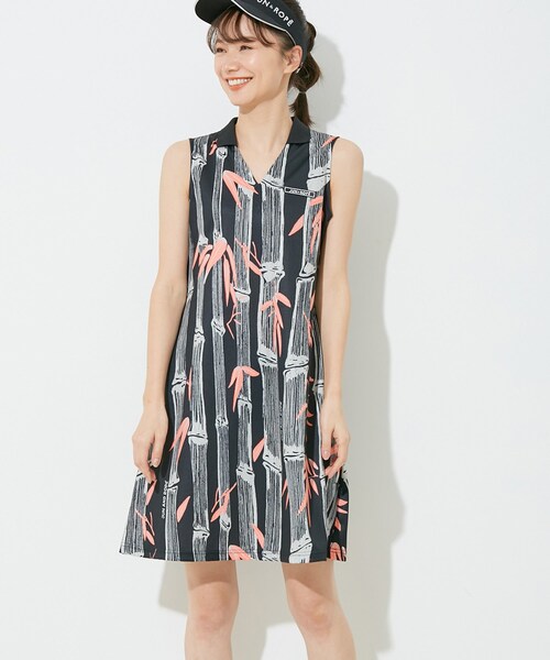 ROPE'（ロペ）の「【UV】【吸水速乾】バンブー柄プリントノースリーブワンピース（ワンピース・レディース・ブラック/ブルー・L/M/S）」の3枚目の写真
