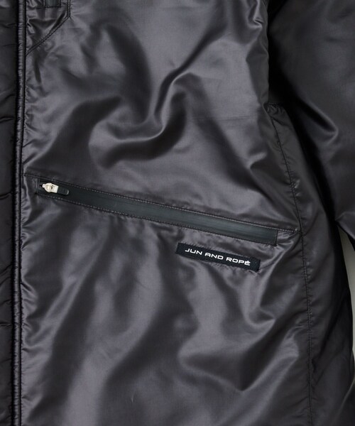 ROPE'（ロペ）の「【J'aDoRe限定】ロゴ入り中綿ベンチコート/撥水・ユニセックス（その他アウター・レディース・ブラック・M）」の8枚目の写真