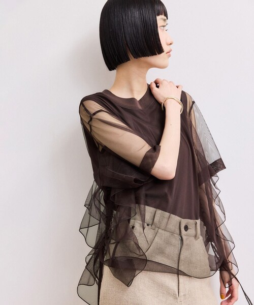ADAM ET ROPE'(アダムエロペ)の「【WEB限定】・【サステナブル】・【定番】ギャザーチュールトップス(Tシャツ/カットソー・レディース・ブラック/ホワイト/ダークブラウン・F)」の12枚目の写真