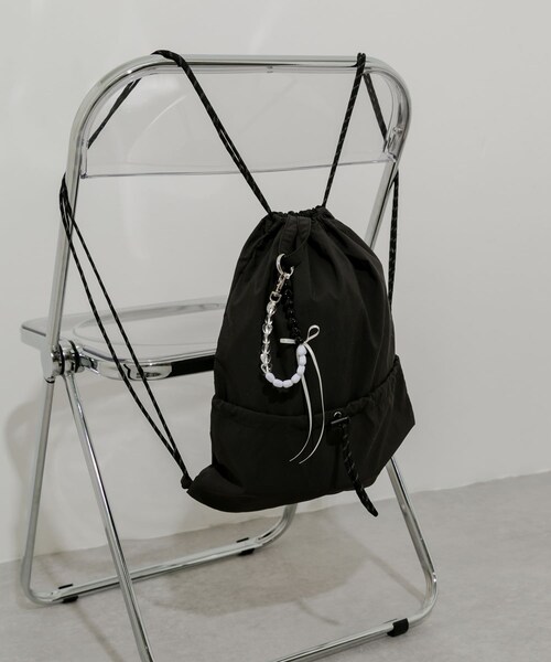 SMELLY（スメリー）の「ドロストポケットナップサック（バックパック/リュック・レディース・BLK/GRY・-）」の9枚目の写真