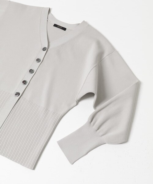URBAN RESEARCH ROSSO（アーバンリサーチロッソ）の「Vネックリブフロント釦デザインニット（カーディガン/ボレロ・レディース・L/GREIGE/PINK・Free）」の11枚目の写真