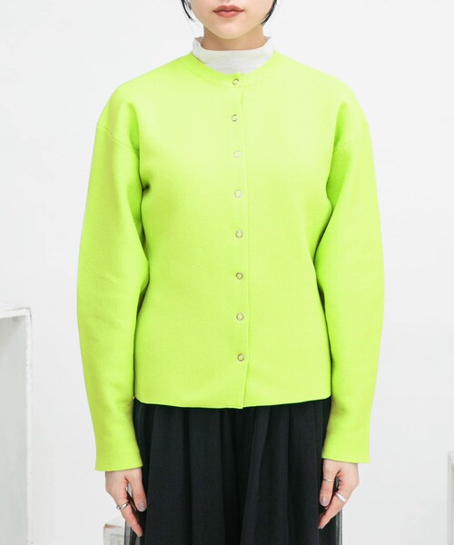 KBF（ケイビーエフ）の「リングドットボタンニットカーディガン（カーディガン/ボレロ・レディース・NEONYELLOW/L.BEIGE/FLAMINGO・one）」の22枚目の写真