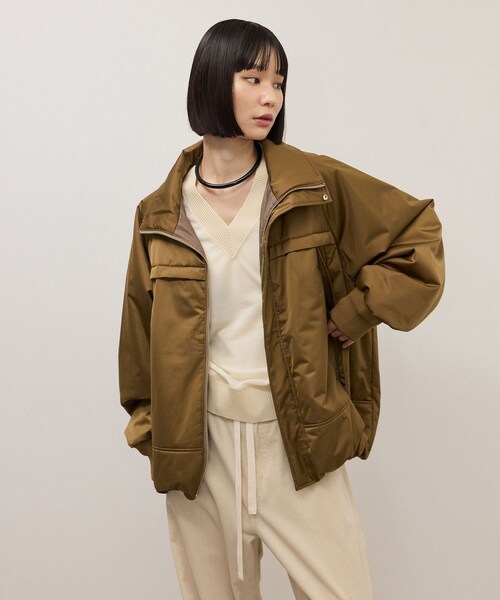 ADAM ET ROPE'(アダムエロペ)の「【WEB限定】・【定番】スタンドカラーフライトジャケット(その他アウター・レディース・ブラック/ブラウン/キャメル・F)」の8枚目の写真
