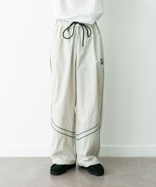 URBAN RESEARCH Sonny Label（アーバンリサーチサニーレーベル）の「NIKE　AS M NK AIR PK TRK PANTS（その他パンツ・メンズ・BLACK/LIGHT BONE・M/L）」の5枚目の写真