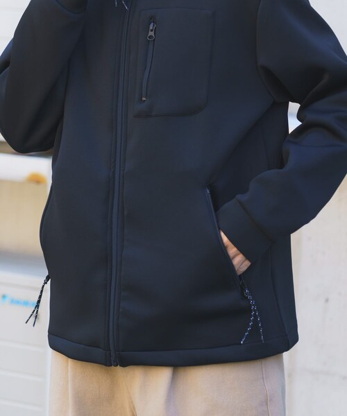 ITEMS URBANRESEARCH(アイテムズ アーバンリサーチ)の「調温機能ストレッチダンボールパーカー(楽着シリーズ)(パーカー・メンズ・BLK/GRY/NVY・M/L)」の5枚目の写真