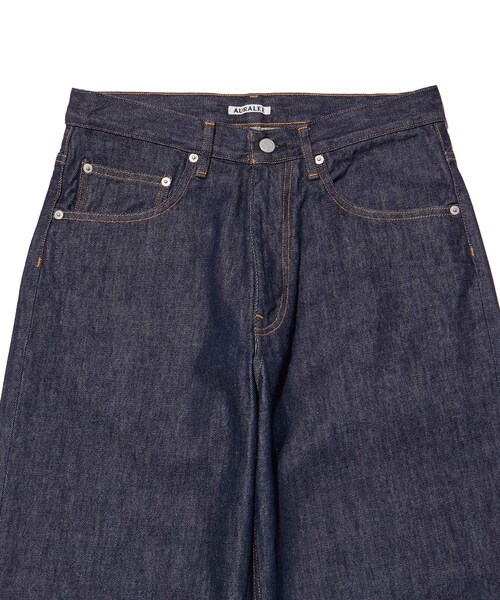ADAM ET ROPE'（アダムエロペ）の「【AURALEE/オーラリー】HARD TWIST DENIM WIDE PANTS（デニムパンツ・メンズ・ネイビー・28/30/32）」の8枚目の写真