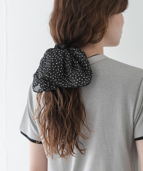 URBAN RESEARCH Sonny Label（アーバンリサーチサニーレーベル）の「ランダムドットシフォンシュシュ（ヘアゴム・レディース・ホワイト/ブラック・One）」の8枚目の写真