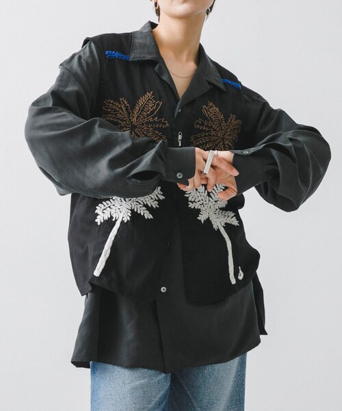 URBAN RESEARCH（アーバンリサーチ）の「NOMARHYTHM TEXTILE　Palm Tree Hand Embroidery Vest（ベスト・レディース・BLACK・1）」の3枚目の写真