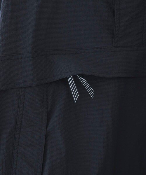 URBAN RESEARCH（アーバンリサーチ）の「SFC　SFC ANORAK（マウンテンパーカー・メンズ・Charcoal/Navy/Black・L/XL）」の13枚目の写真