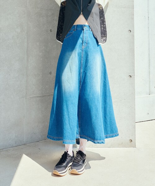 SENSE OF PLACE by URBAN RESEARCH（センスオブプレイスバイアーバンリサーチ）の「ANNA SUI NYC　オーバードレープデニムロングスカート（デニムスカート・レディース・BLUE/BLACK・S/M）」の10枚目の写真