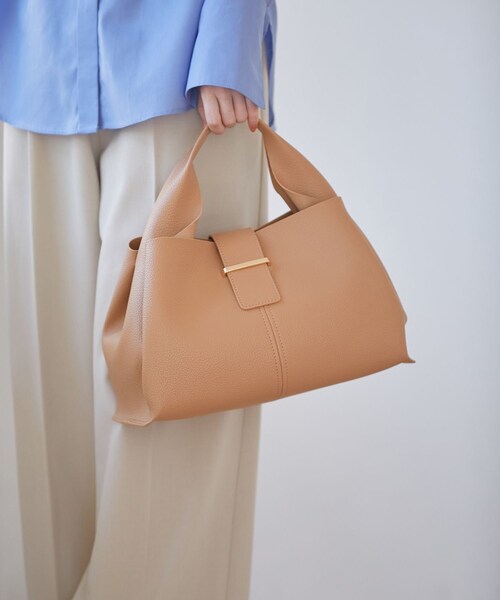 VIS（ビス）の「【復刻/WEB限定】【軽量】フロント金具エアリーソフトバッグ（ハンドバッグ・レディース・ブラック/キナリ/ベージュ/ベージュ系/サックス・F）」の8枚目の写真
