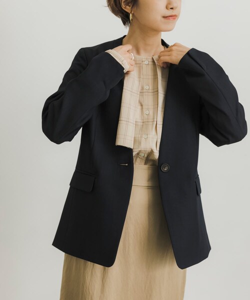 URBAN RESEARCH（アーバンリサーチ）の「ノーカラージャケット（ノーカラージャケット・レディース・BEIGE/NAVY・36/38）」の15枚目の写真