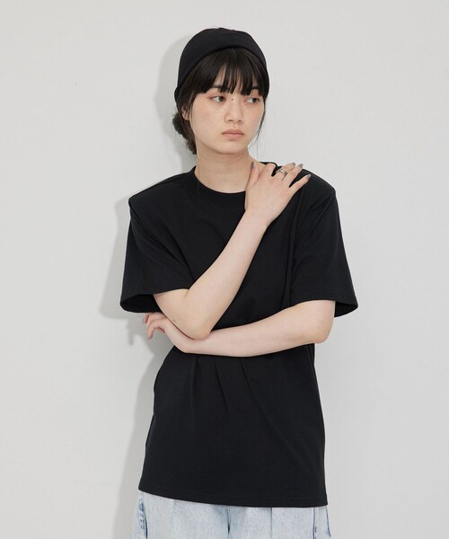 ADAM ET ROPE'(アダムエロペ)の「【KNOWHOW jewelry for ADAM ET ROPE'】別注 肩パッドTシャツ(Tシャツ/カットソー・レディース・ブラック/グレー/ホワイト・F)」の19枚目の写真