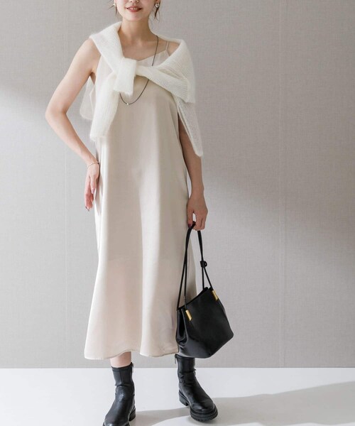 URBAN RESEARCH ROSSO（アーバンリサーチロッソ）の「サテンキャミワンピース（ワンピース・レディース・KHK.BROWN/L.BEIGE/BLUEGRAY・FREE）」の17枚目の写真