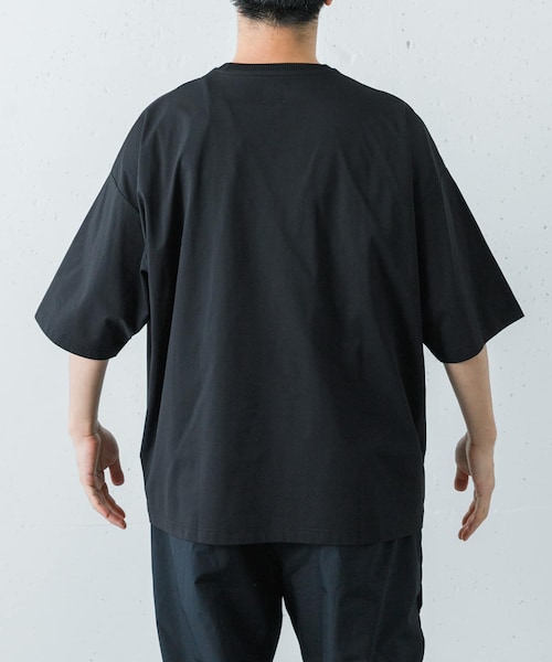 URBAN RESEARCH(アーバンリサーチ)の「Wide Dad BREEZY TECH SHORT-SLEEVE T-SHIRTS(Tシャツ/カットソー・メンズ・D.NAVY/BLACK/CHARCOAL・1/2)」の5枚目の写真