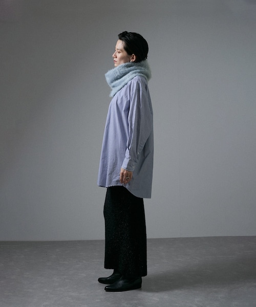 ADAM ET ROPE'（アダムエロペ）の「【公式サイト限定】【THROW（スロー）】Tekla_shaggy snood（ストール/ショール・レディース・ベージュ系/ブルー系・F）」の5枚目の写真