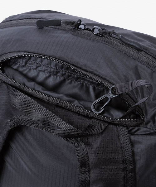URBAN RESEARCH DOORS（アーバンリサーチドアーズ）の「THE NORTH FACE　Mayfly Pack 22（バックパック/リュック・レディース・CL/K/VB・one）」の9枚目の写真