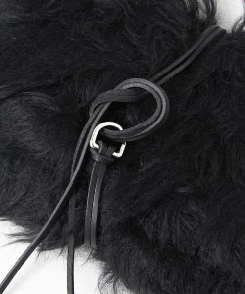 URBAN RESEARCH（アーバンリサーチ）の「MUUN　FURCLUTCHBAG（クラッチバッグ・レディース・BLACK/WHITE・-）」の7枚目の写真
