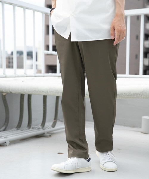 ITEMS URBANRESEARCH（アイテムズ アーバンリサーチ）の「『セットアップ対応』マシンウォッシャブルピケテーパードパンツ（その他パンツ・メンズ・BLK/KHK/NVY・M/L）」の21枚目の写真