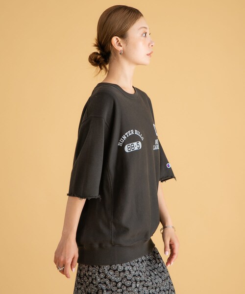 URBAN RESEARCH Sonny Label（アーバンリサーチサニーレーベル）の「『別注』Champion×Sonny Label　リバースウィーブロゴスウェットTシャツ（スウェット・レディース・オフブラック/オフグレー/ライトブルー/オートミール・M/L）」の9枚目の写真