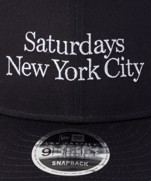 Saturdays NYC(サタデーズ ニューヨークシティ )の「New Era®x Saturdays NYC "Miller" Logo Cap(キャップ・レディース・ブラック/ネイビー・F)」の5枚目の写真