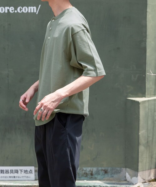 URBAN RESEARCH DOORS（アーバンリサーチドアーズ）の「FORK&SPOON　ヘンリーネックニットTシャツ（ニット/セーター・メンズ・IVORY/MOSSMINT/GRAY・4/5）」の19枚目の写真