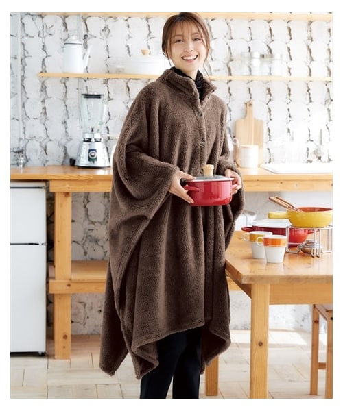 nissen（ニッセン）の「両面ボアフリースポンチョ(歩くこたつ服