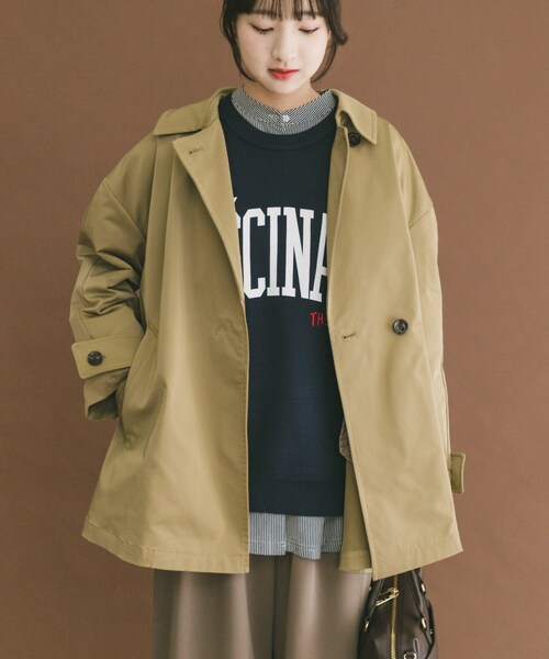 ITEMS URBANRESEARCH（アイテムズ アーバンリサーチ）の「ミドルトレンチコート（ステンカラーコート・レディース・BEG/NVY・FREE）」の3枚目の写真