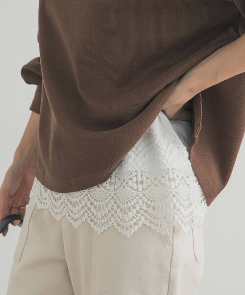 URBAN RESEARCH DOORS（アーバンリサーチドアーズ）の「裾レースカットソー（Tシャツ/カットソー・レディース・OFF/BLACK・Free）」の7枚目の写真