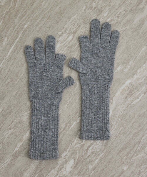 ADAM ET ROPE'(アダムエロペ)の「【William Brunton(ウィリアム・ブラントン)】2PLY LONG RIB CUFF GLOVE OPEN THUMB(手袋・レディース・グレー/キナリ系/レッド系・F)」の3枚目の写真