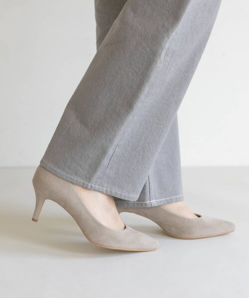 URBAN RESEARCH ROSSO（アーバンリサーチロッソ）の「『MADE IN JAPAN』オリジナルスウェードパンプス（パンプス・レディース・GREEN/MOCHA/BLUE/BLACK・22.5/23/23.5/24/24.5）」の2枚目の写真