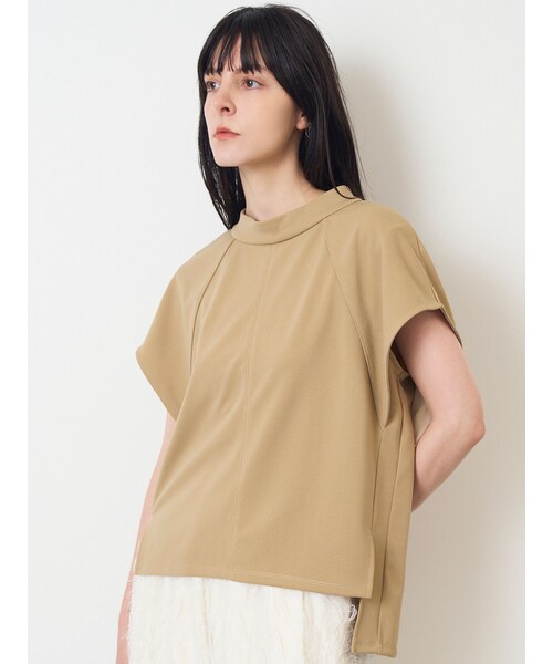 ELENDEEK(エレンディーク)の「CURVE SLEEVE CS(Tシャツ/カットソー・レディース・オフホワイト/ブラック/ベージュ・F)」の7枚目の写真
