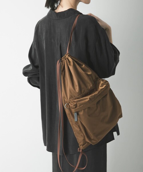 URBAN RESEARCH（アーバンリサーチ）の「『一部別注カラー』NOMADIS　LATT（バックパック/リュック・レディース・別注RED/BLACK/BROWN・-）」の12枚目の写真