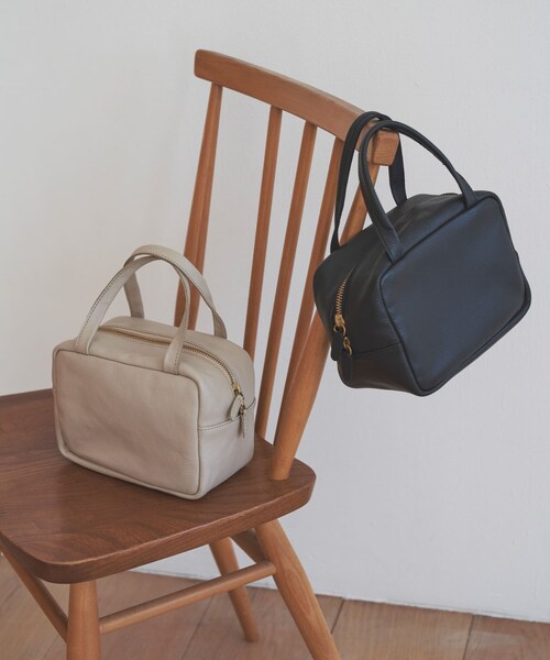 URBAN RESEARCH DOORS(アーバンリサーチドアーズ)の「レザーボストンバッグ(ボストンバッグ・レディース・BLACK/GREIGE・one)」の9枚目の写真