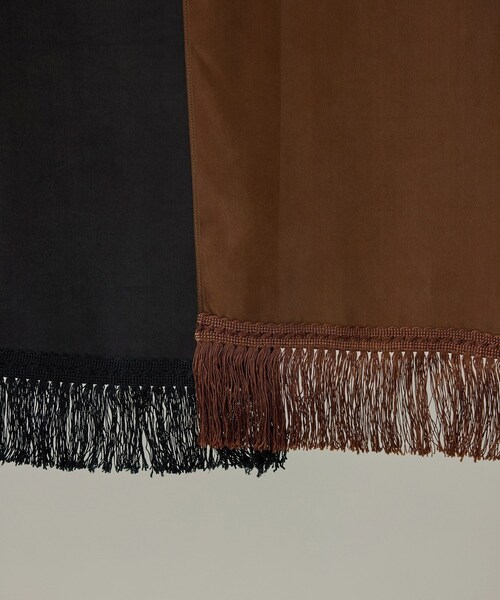 ADAM ET ROPE'(アダムエロペ)の「GENTLE SILK スカーフ / イージーケア(バンダナ/スカーフ・レディース・ブラック/ブラウン・F)」の7枚目の写真