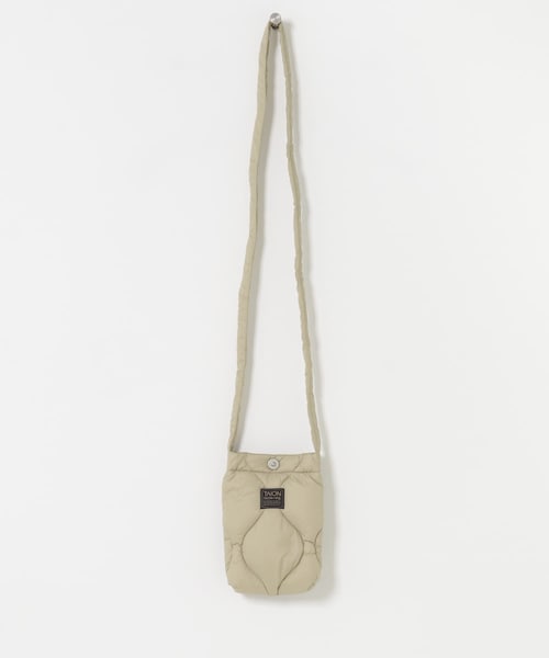 ITEMS URBANRESEARCH(アイテムズ アーバンリサーチ)の「TAION Cross Body Down Bag -S(ショルダーバッグ・メンズ・BLK/G.BEIGE/D.OLIVE/D.NAVY/PAINT CAMO・-)」の2枚目の写真