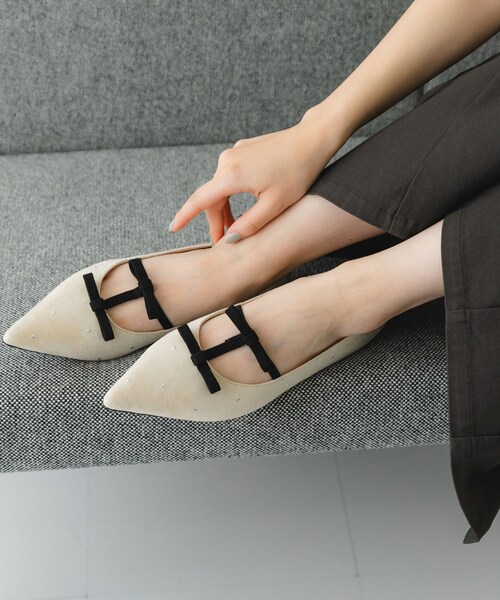 RODE SKO（ロデスコ）の「2センチダブルリボンヒールパンプス（パンプス・レディース・BLACK/OFF・36/37/38）」の6枚目の写真