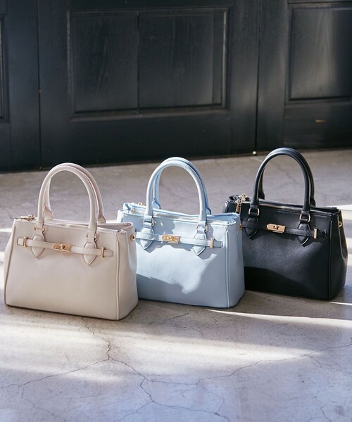 VIS（ビス）の「【新色追加】【2WAY】フロント金具3層トートバッグ（ショルダーバッグ・レディース・ブラック/キナリ/サックス/ベージュ・F）」の17枚目の写真