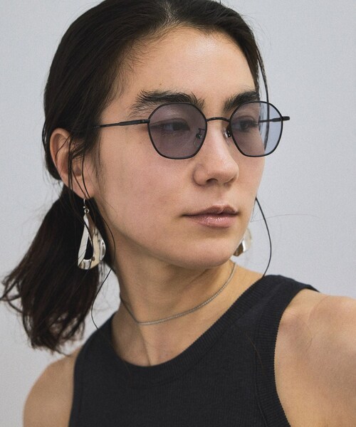 ADAM ET ROPE'（アダムエロペ）の「ケースセットメタルフレームUVカットグラス（サングラス・レディース・ブラック/ダークブラウン・F）」の9枚目の写真