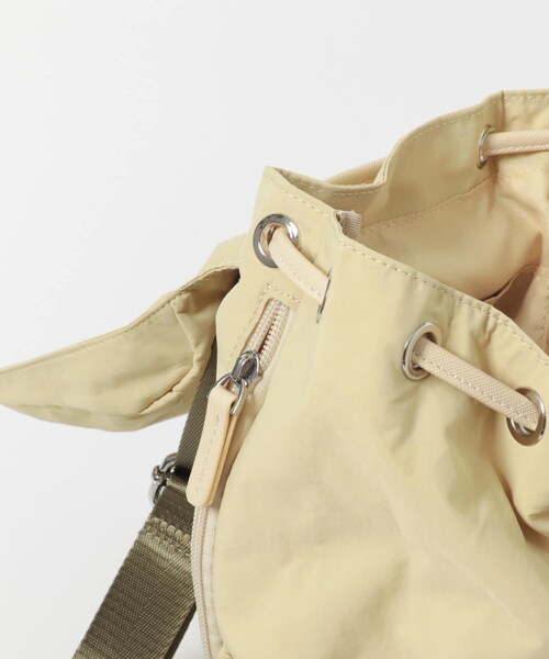 SENSE OF PLACE by URBAN RESEARCH（センスオブプレイスバイアーバンリサーチ）の「撥水マルチポケットナイロンリュック（バックパック/リュック・レディース・BLACK/BEIGE・One）」の9枚目の写真
