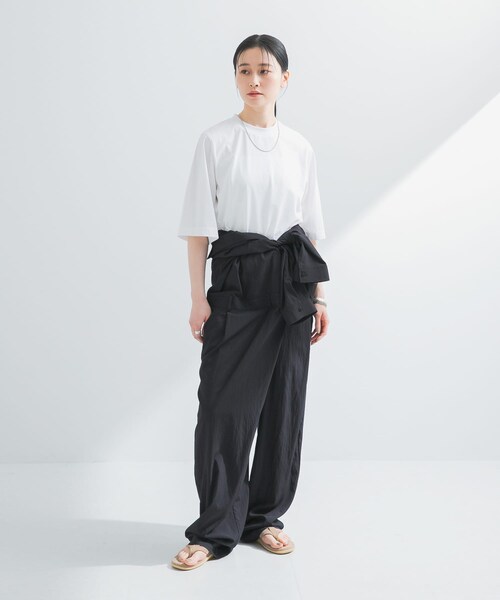 URBAN RESEARCH（アーバンリサーチ）の「『2サイズ展開』フロントタックジャンプスーツ（サロペット/オーバーオール・レディース・CHARCOAL/BLACK・38/40）」の22枚目の写真