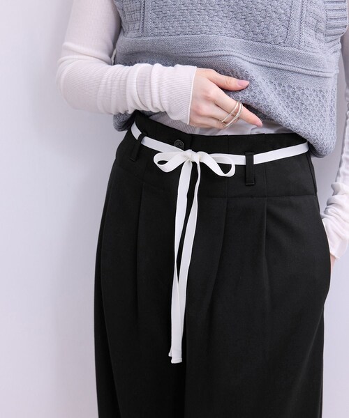ADAM ET ROPE'(アダムエロペ)の「【WEB限定】ハイウエストカーブパンツ(その他パンツ・レディース・ブラック/オフホワイト/キャメル・34/36/38)」の19枚目の写真