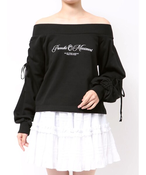 CALNAMUR（カルナムール）の「2WAY オフショルリボンスウェットプルオーバー（スウェット・レディース・ブラック/レッド/ブラウン・F）」の5枚目の写真