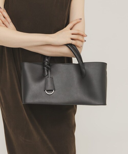 KBF（ケイビーエフ）の「チャーム付きワイドボックスBAG（ハンドバッグ・レディース・OFF/BLACK・One）」の15枚目の写真
