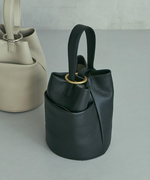 URBAN RESEARCH（アーバンリサーチ）の「MARROW　ROUND HANDLE（ハンドバッグ・レディース・BLACK/PEARL GRAY・one）」の2枚目の写真